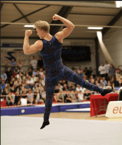 Marius under en gymnastikopvisning